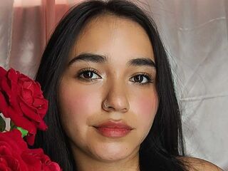 shaved pussy cam LilithRoxe