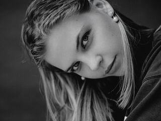 nude camgirl pic LilithTinshemet