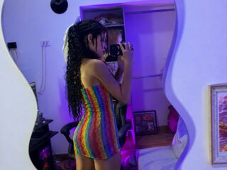 camslut fingering wet pussy LilyCastle