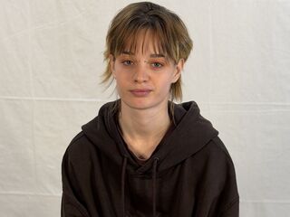 naughty camgirl masturbating with vibrator LindyOestreicher