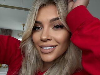 adult webcam chatroom LorennaRyan