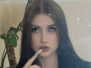 camwhore masturbating with vibrator LovellaWalwyn