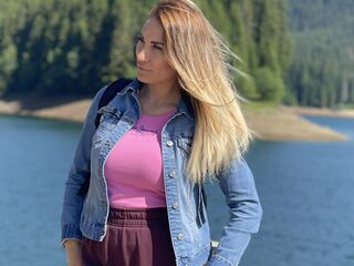 chatroom cam LovelyMaia