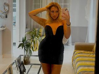 hot cam girl masturbating with sextoy LunaVeller