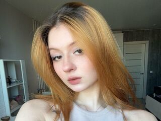 cam girl playing with sextoy LynnaFootman