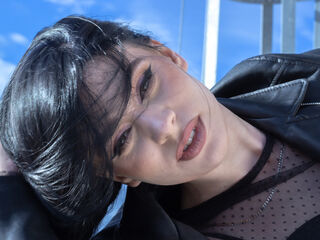 streaming live webcam MadelynVelure