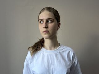 naked girl with cam fingering MaganPedaci