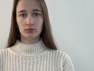 naked camgirl masturbating with dildo MarcelineLeja