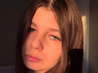 hot cam whore MargarettJohns