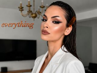 cam girl playing with sextoy MaylaCherisse