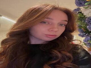 naked camgirl MiaIvory