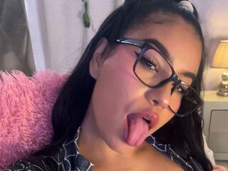 bedroom live sex MihaCameron