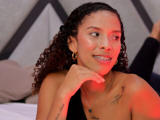 shower cam NicoleBakker