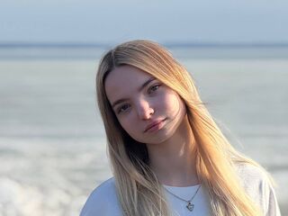 naked cam girl fingering pussy RaguelMetenosky