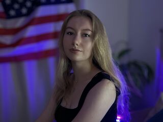 topless webcamgirl RebekcaMayson