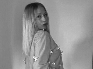 hot cam girl masturbating with dildo RicardaBlechman