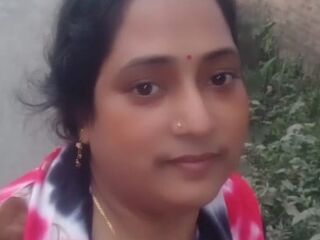 camgirl chatroom RiyaSen
