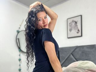 camgirl playing with vibrator SereneDiluque