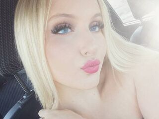 nude webcamgirl photo SixtaCola