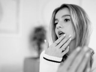 naked webcamgirl StaceeyBrown