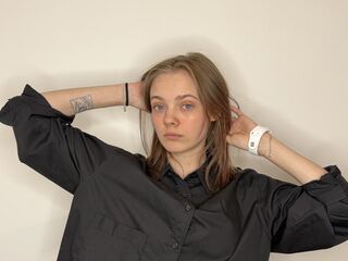 camslut showing pussy SunniBanderas