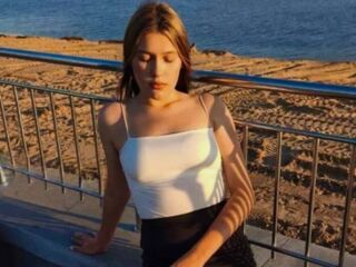 strip tease SuziBarringer