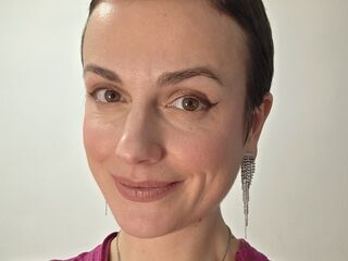 cam girl playing with dildo SylviaNyvelle