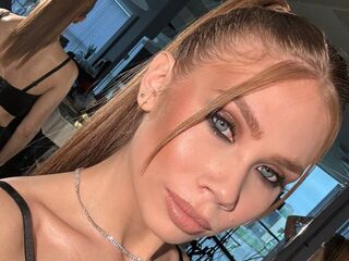 nude cam TawnyaCarwell