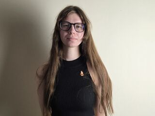 hot cam girl masturbating with dildo WinnieBorstad