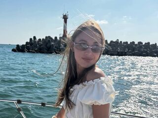 cam chatroom YaekoBrowers