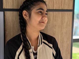 cam girl fingering pussy YukoKlapper